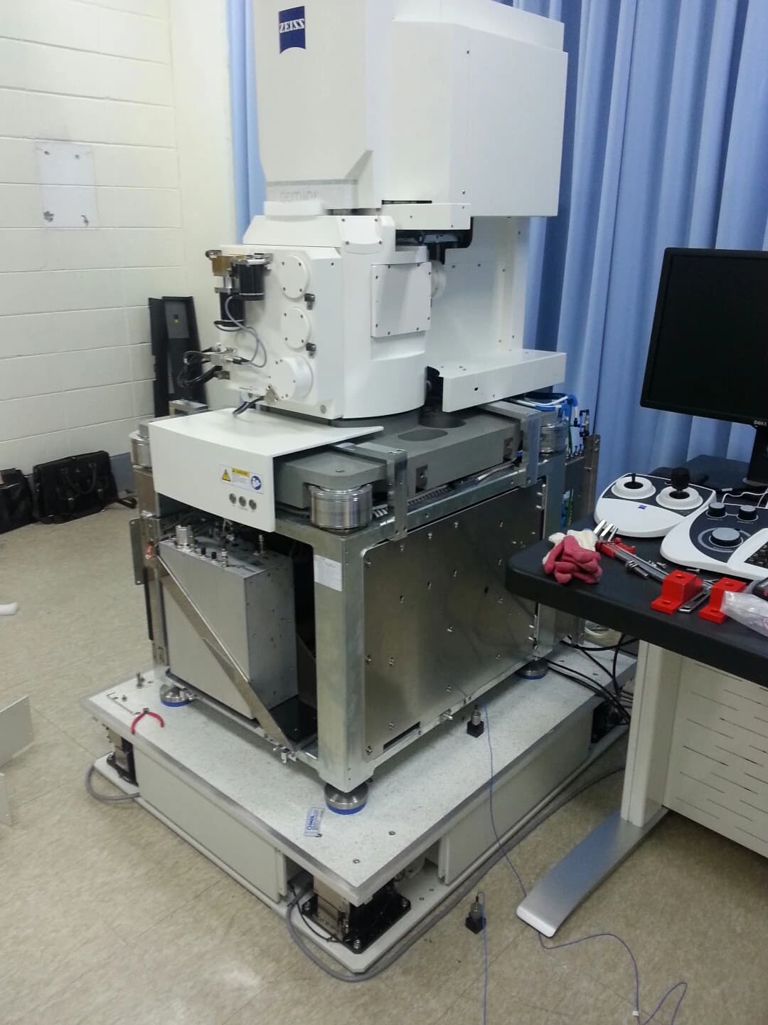 Seoul National University — ZEISS Gemini M-1000 P3 vibration environment measurement (2014-06-12)