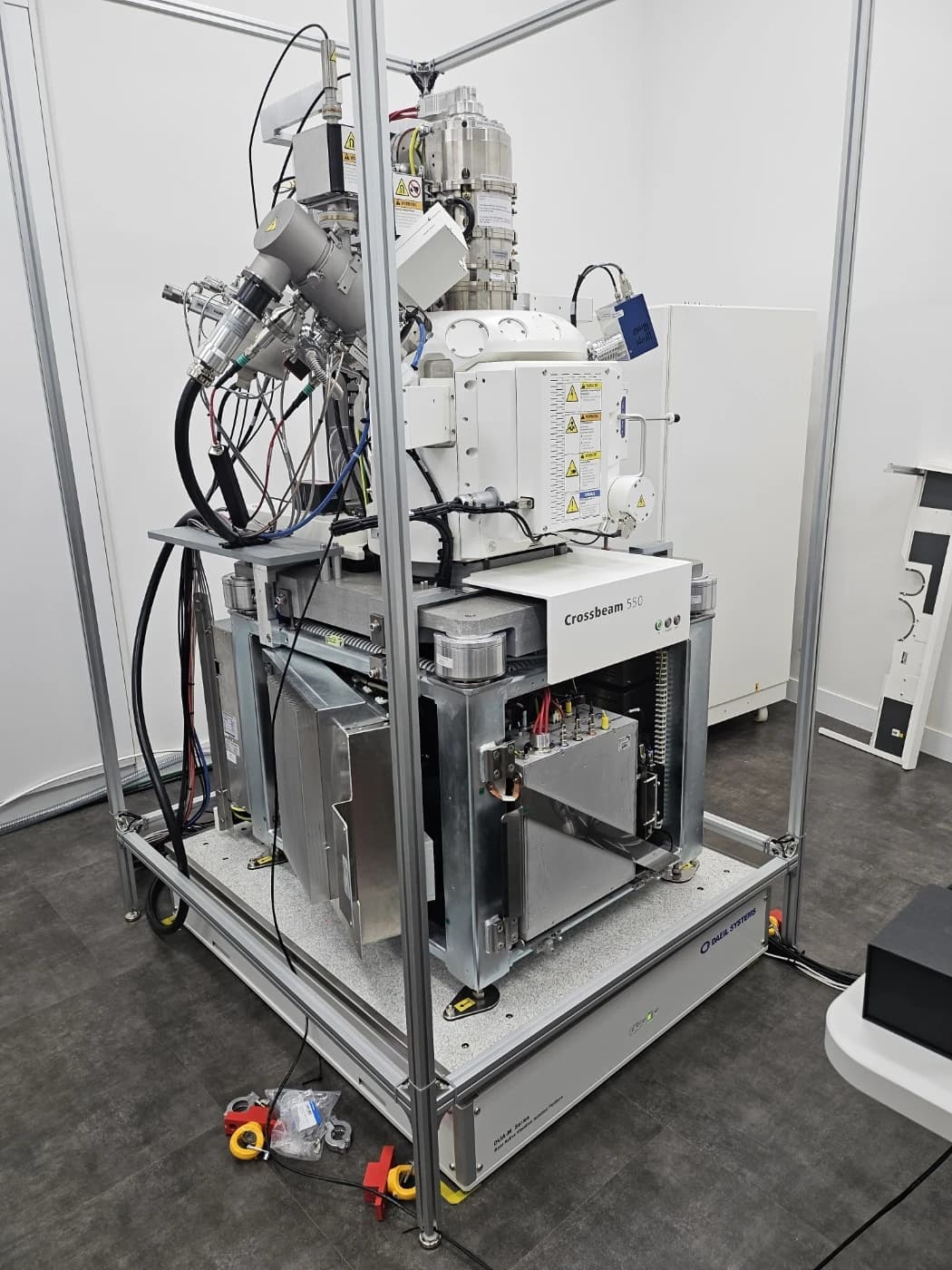 ZEISS Korea Innovation Center DVIA-MB1000 (231128R4), ZEISS FIB-SEM Crossbeam 550 Installation Report