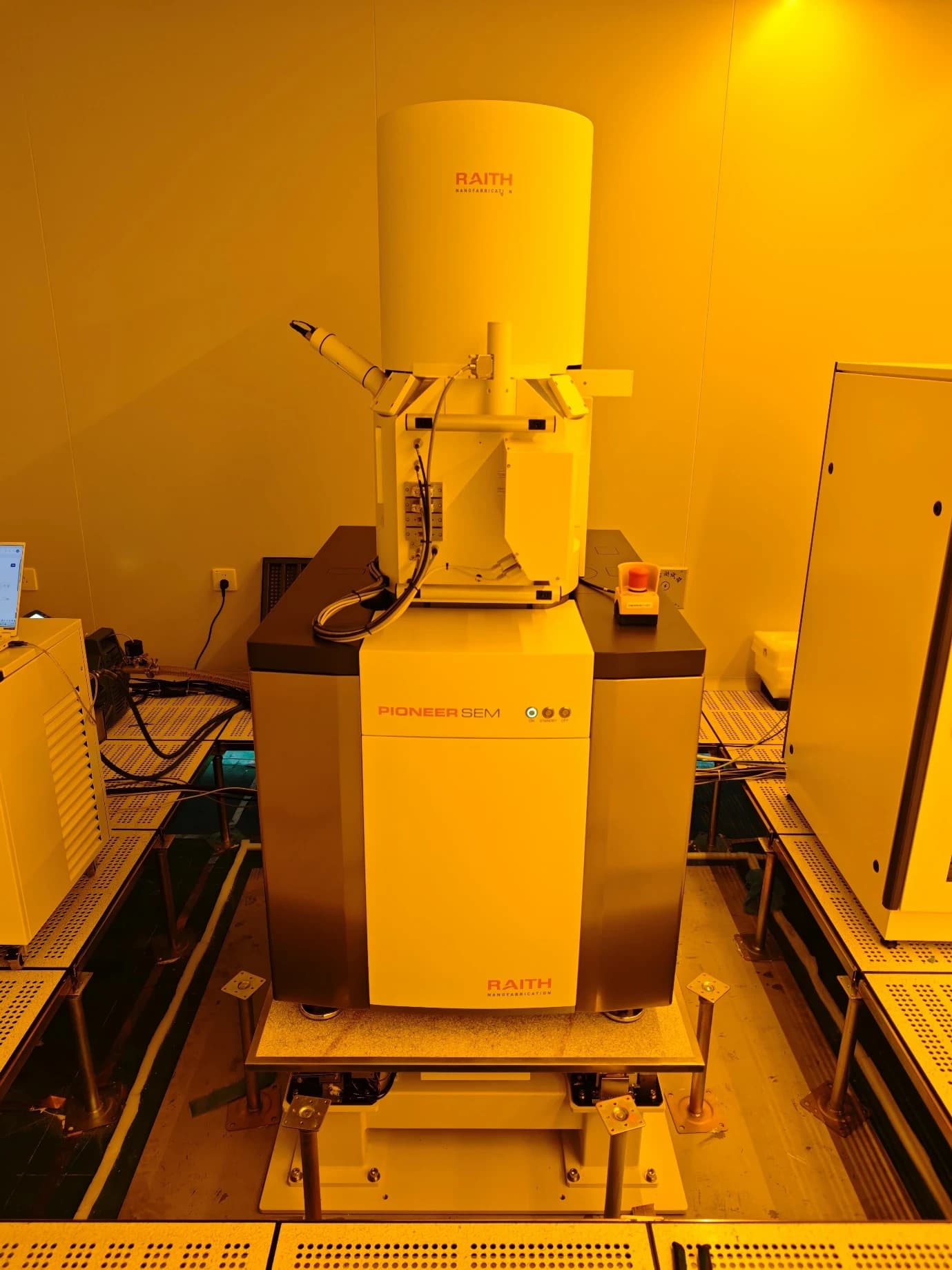 Raith FIB-SEM PIONEER DVIA-M1000 (250220R4) Installation Report