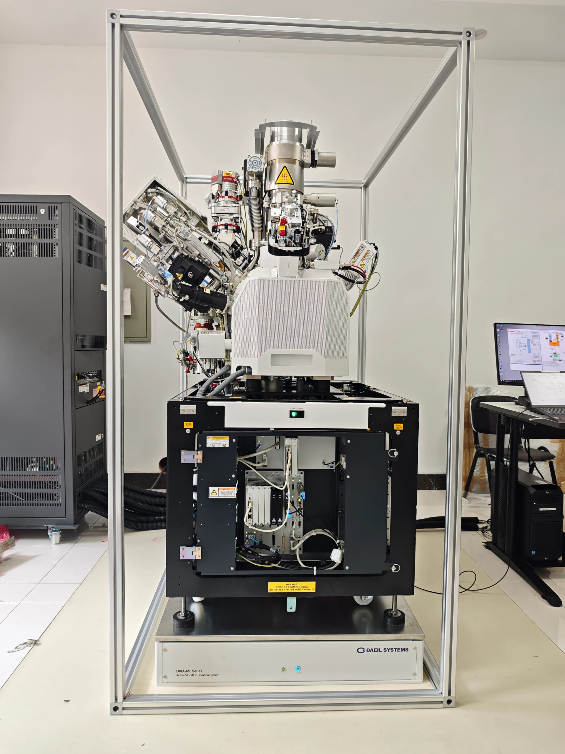 Thermo Fisher Scientific Helios 5CX FIB-SEM DVIA-M1000 Installation Report